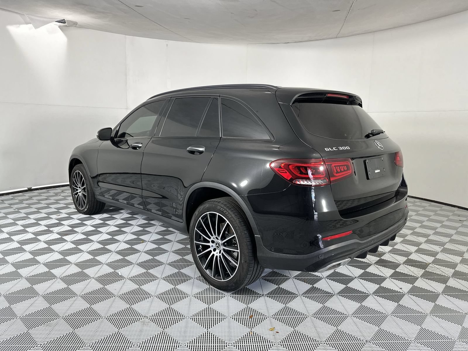 Used 2022 Mercedes-Benz GLC 300 w/ AMG Line image 6