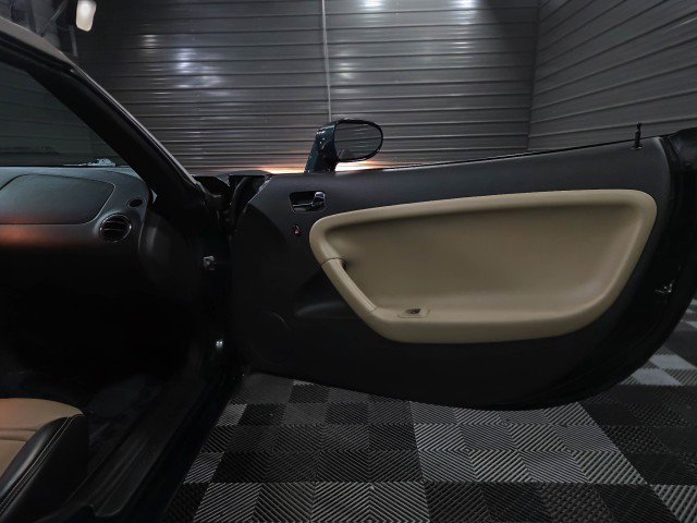 Used 2009 Pontiac Solstice Convertible w/ Premium Package RWD image 28