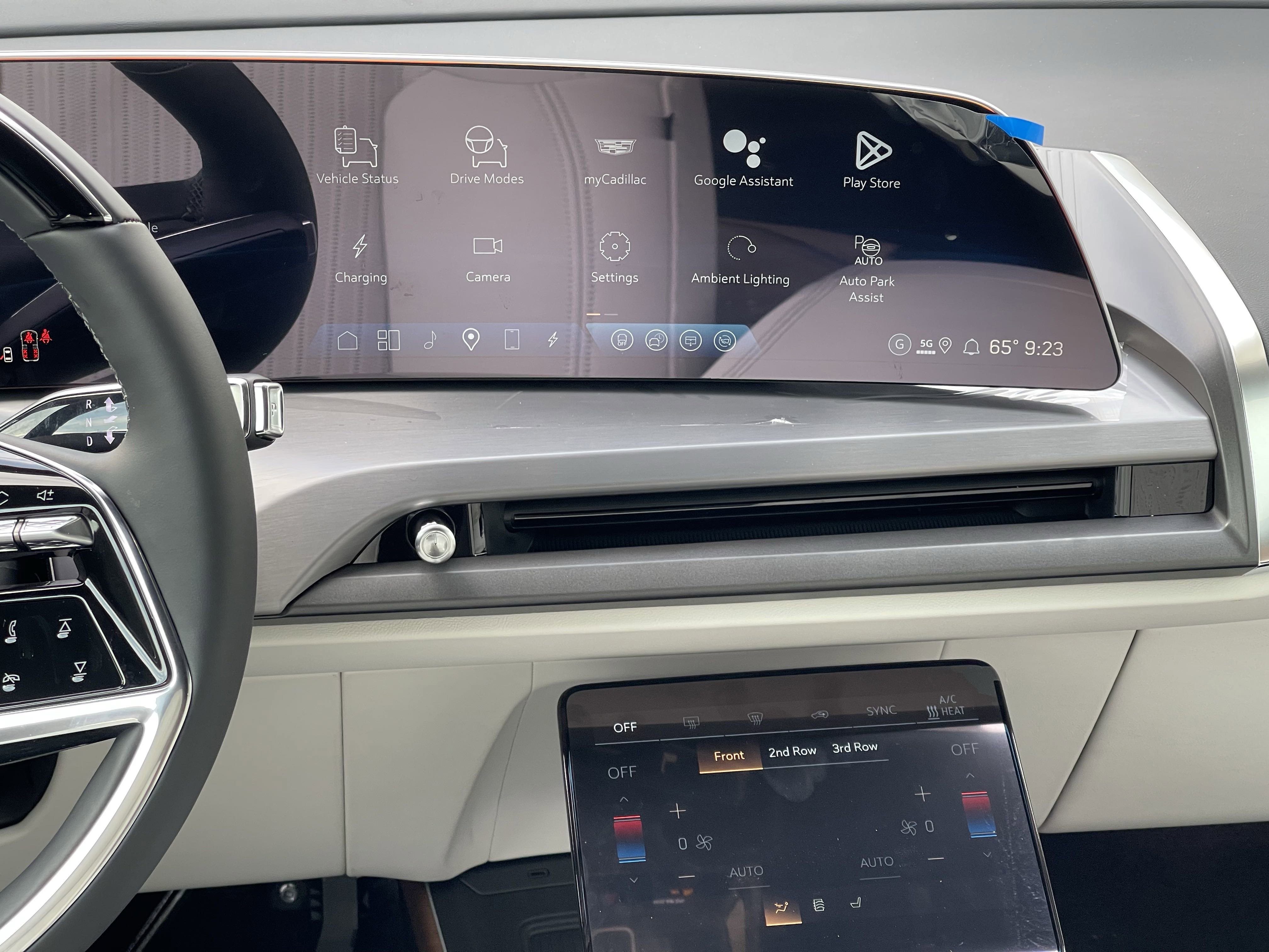 New 2026 Cadillac Vistiq Sport image 3