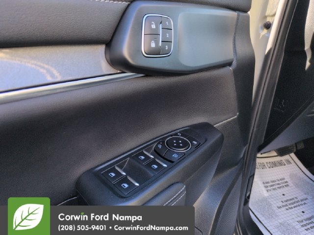 Used 2025 Ford Ranger Lariat w/ FX4 Off-Road Package AWD/4WD image 11