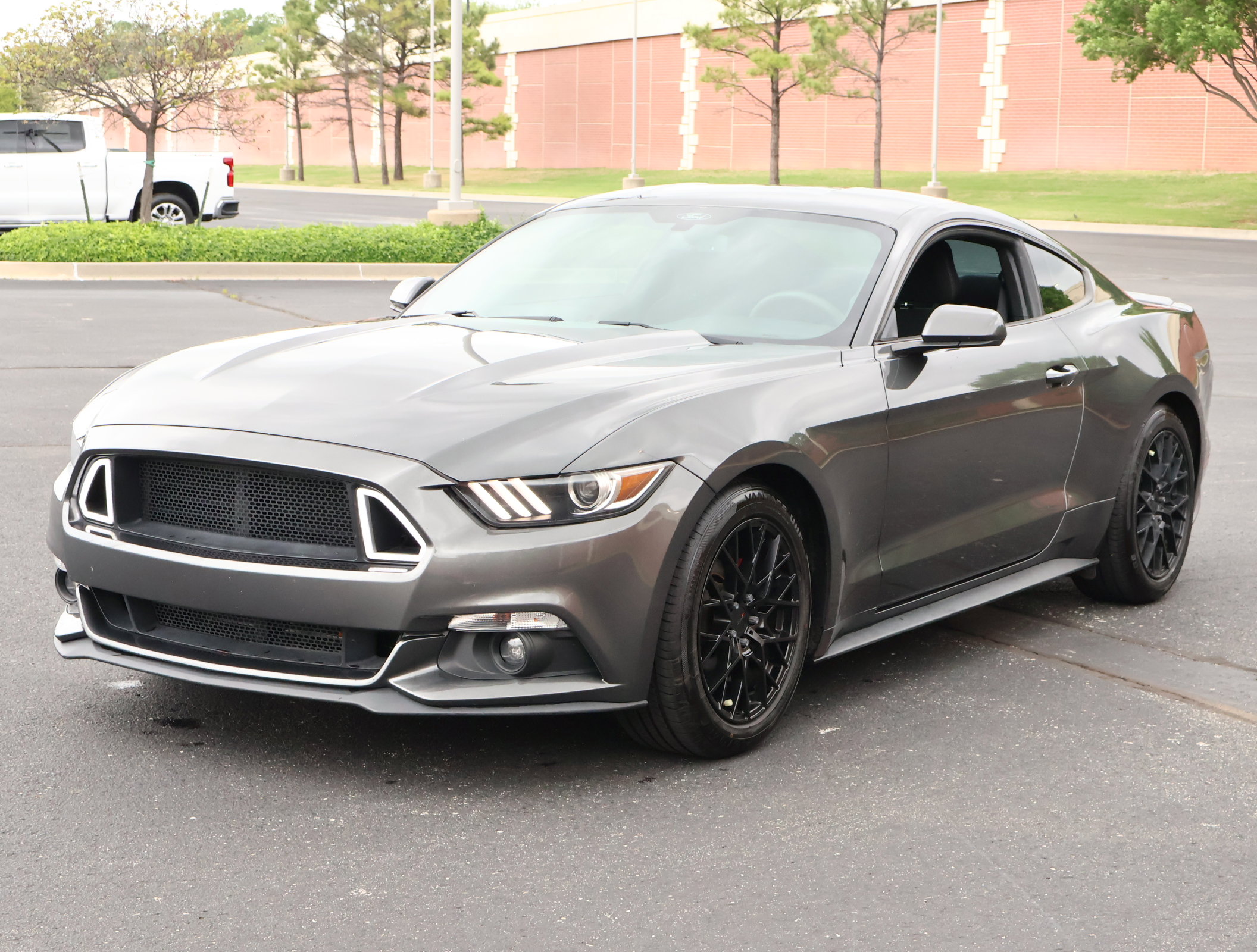 Used 2017 Ford Mustang Coupe image 22