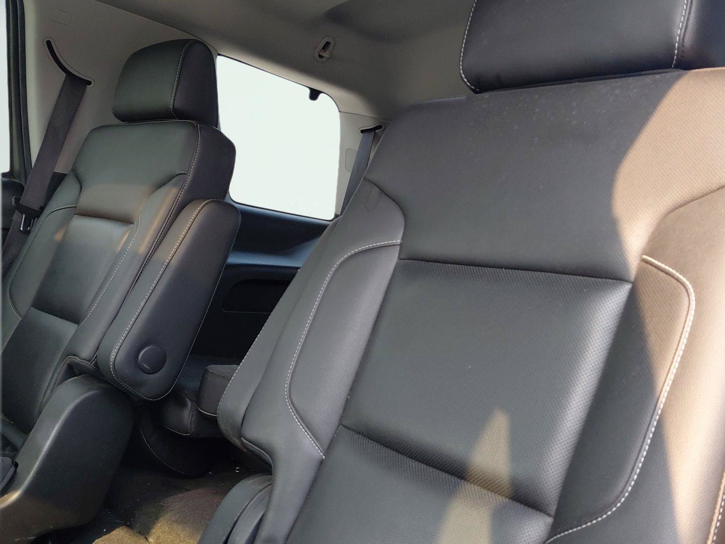 Used 2018 Chevrolet Tahoe Premier AWD/4WD image 40