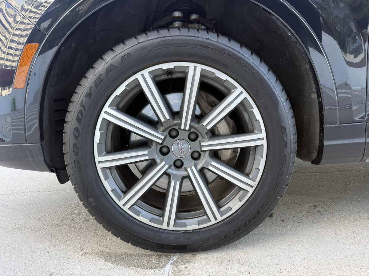 Used 2017 Audi Q7 3.0T Premium Plus AWD/4WD image 11