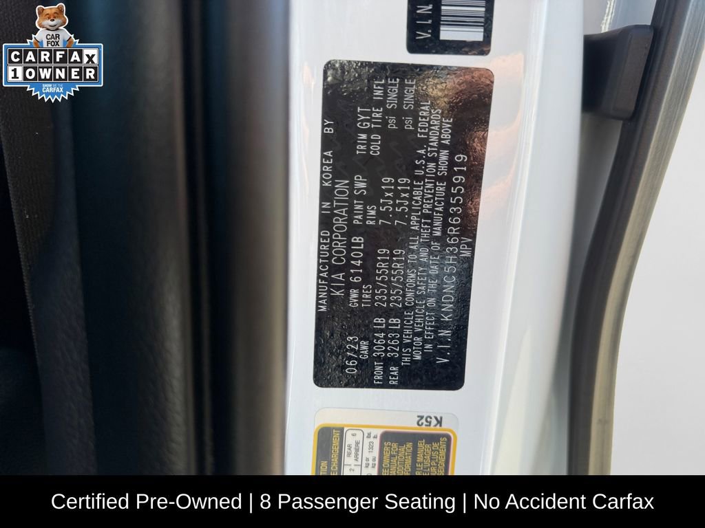 Used 2024 Kia Carnival EX image 24