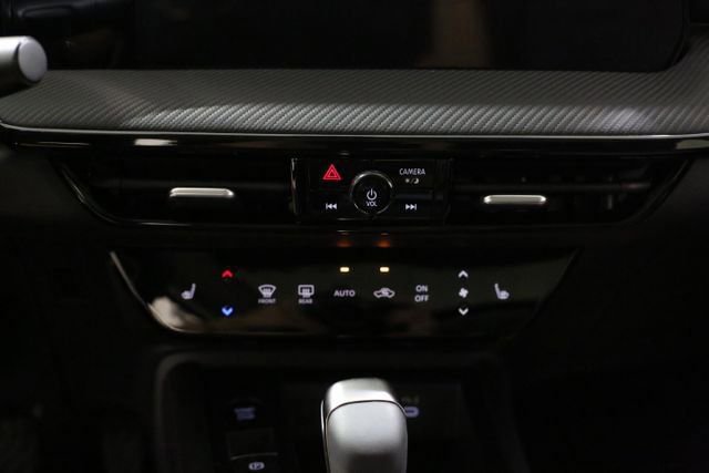 New 2026 Nissan Kicks SR w/ Cold Weather Package image 12