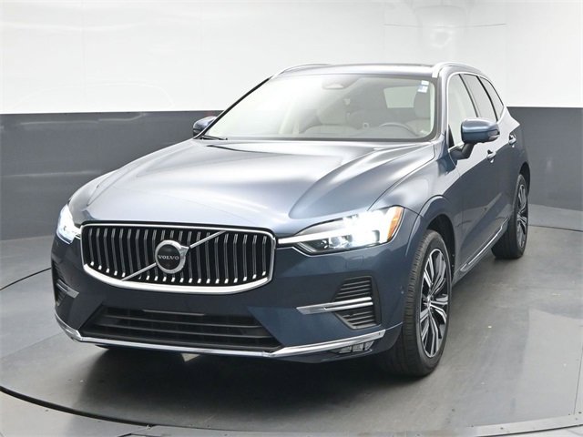 Used 2023 Volvo XC60 B5 Plus image 3