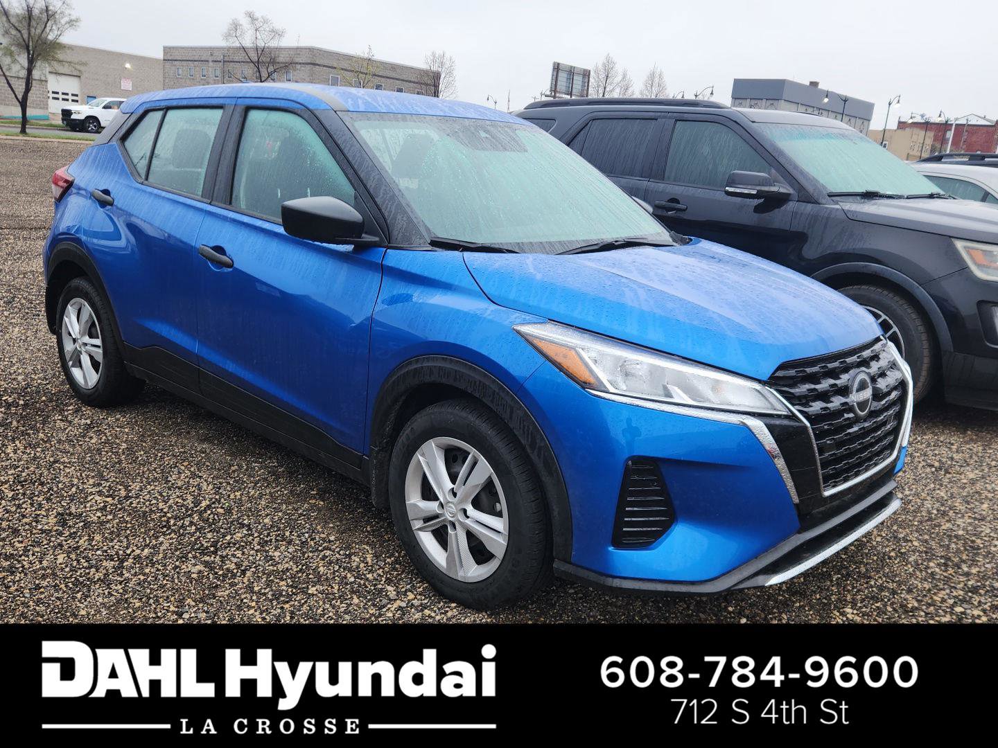 Used 2024 Nissan Kicks S image 1