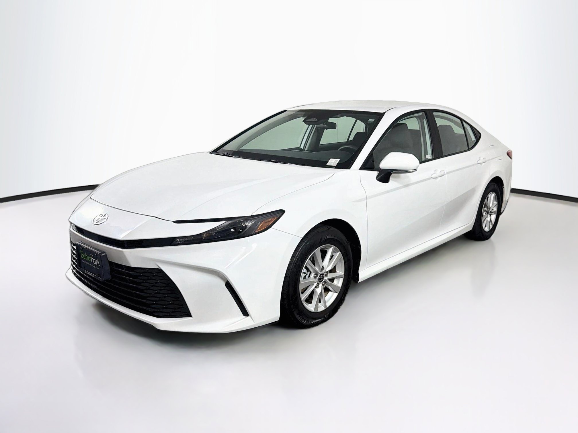 Used 2025 Toyota Camry LE FWD image 3