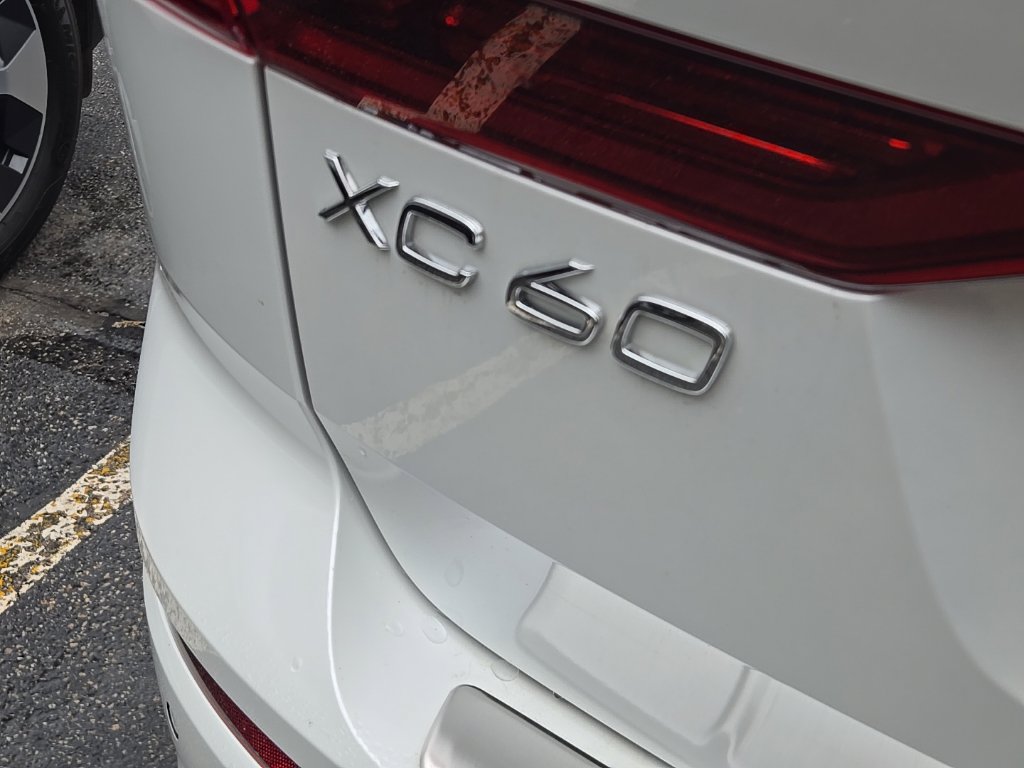 Certified 2026 Volvo XC60 B5 Plus AWD/4WD image 11