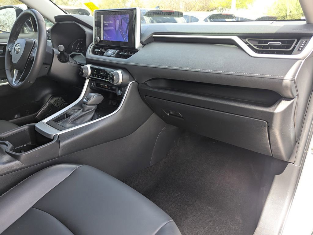Used 2023 Toyota RAV4 XLE Premium image 10