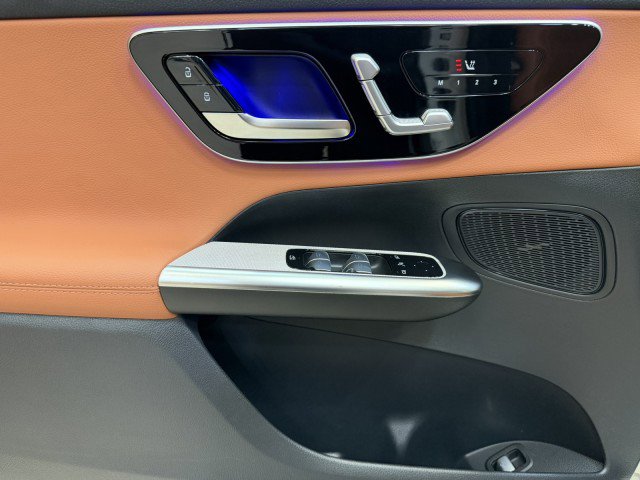 Certified 2025 Mercedes-Benz GLC 300 image 24