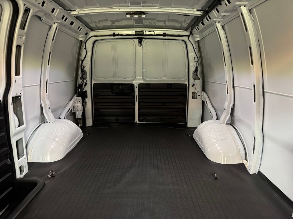New 2025 GMC Savana 2500 image 13