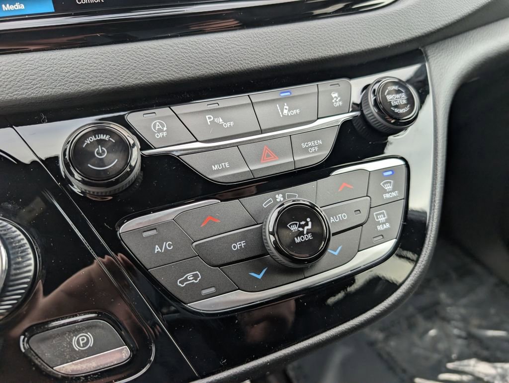 New 2026 Chrysler Voyager LX image 28