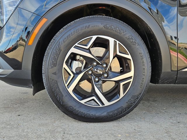 Used 2025 Kia Sportage LX image 21