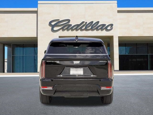 New 2026 Cadillac Escalade IQ Luxury 1 w/ LPO, Floor Liner Package AWD/4WD image 4
