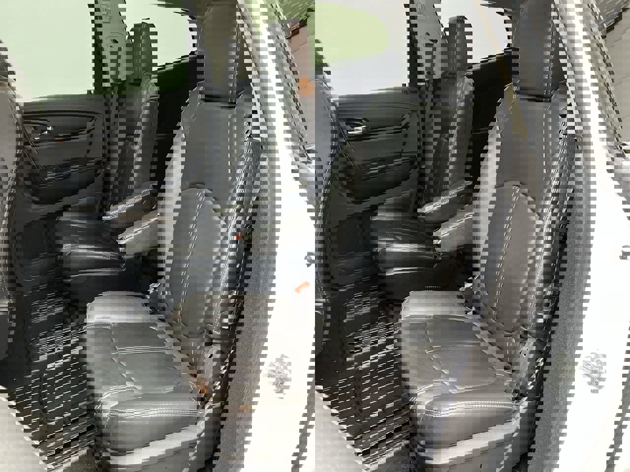 Used 2016 Chevrolet Traverse LT image 12