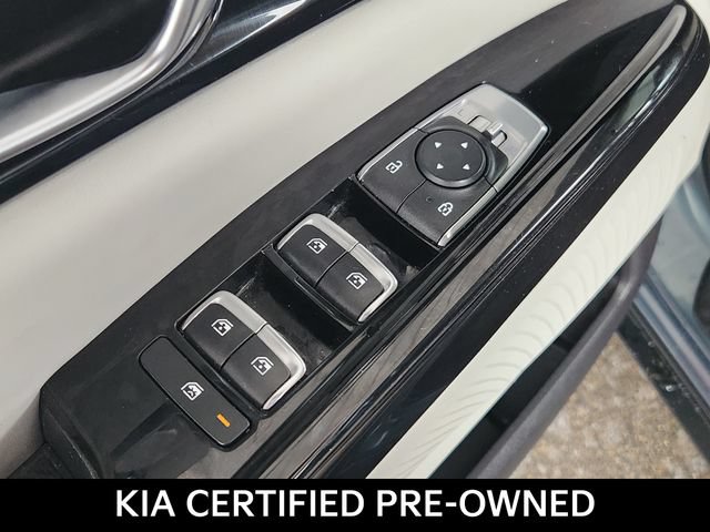 Certified 2022 Kia Carnival EX FWD image 22