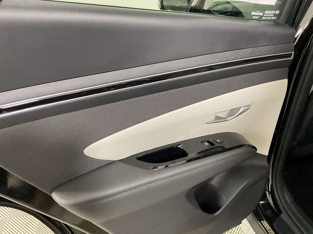 Used 2024 Hyundai Tucson Limited image 19