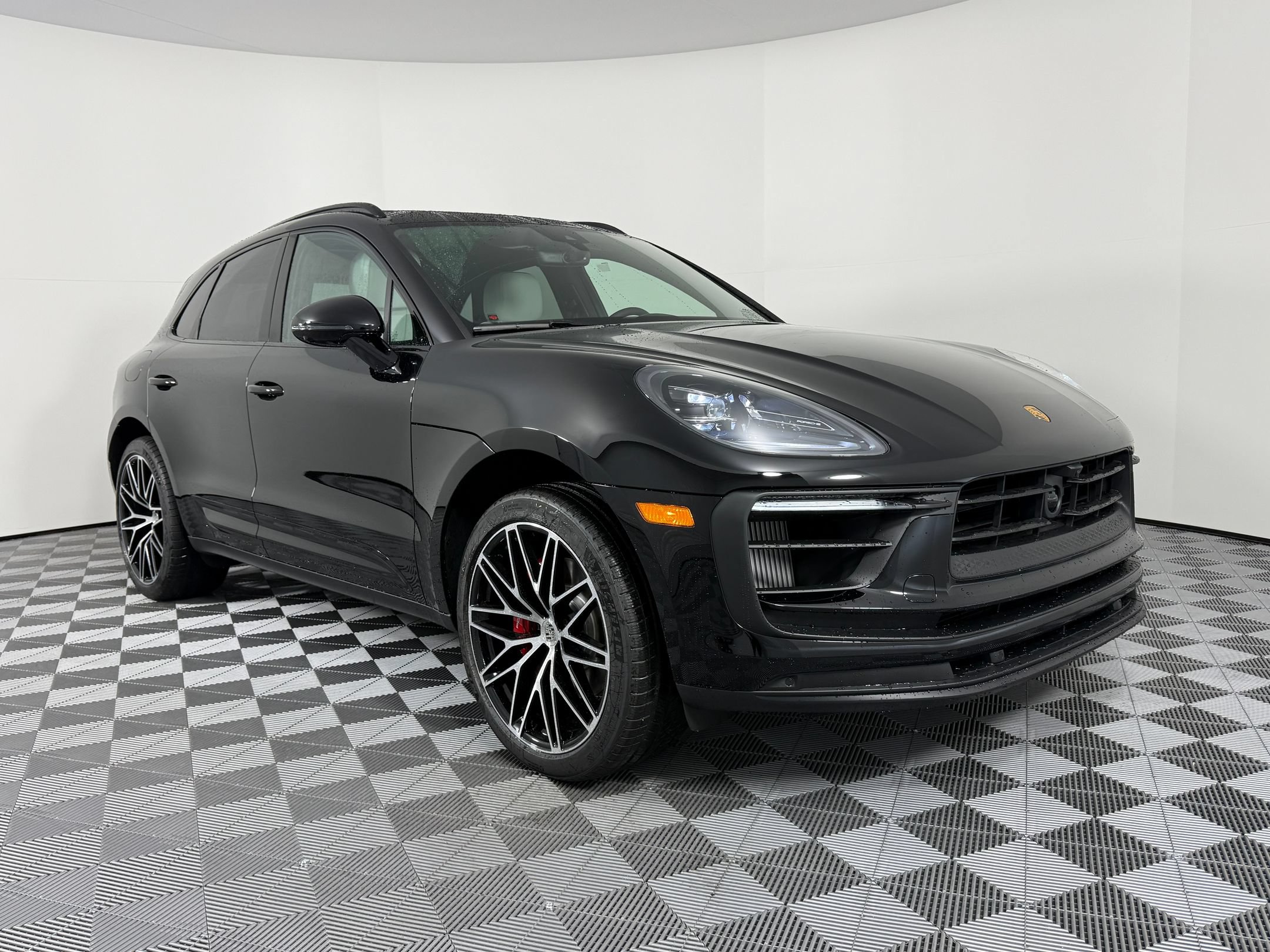 Used 2026 Porsche Macan S AWD/4WD image 7
