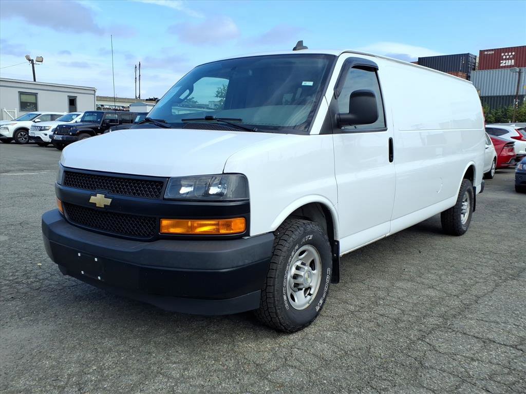 Used 2020 Chevrolet Express 2500 Extended w/ Enhanced Convenience Package RWD image 3