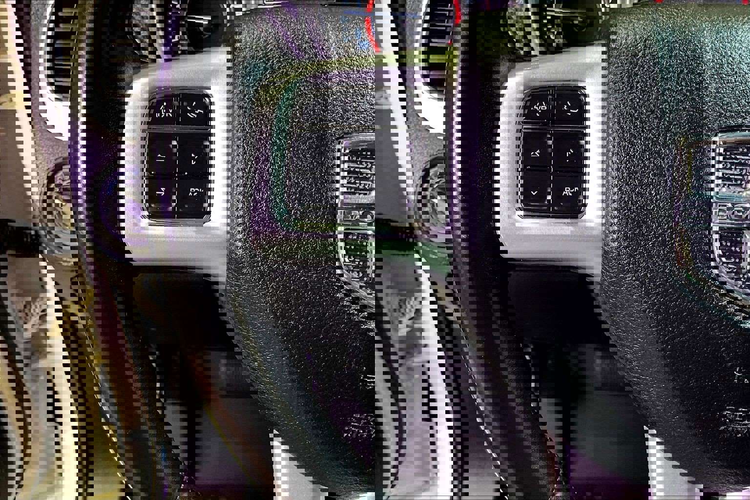 Used 2019 Dodge Journey SE FWD image 11