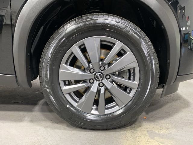 Certified 2025 Nissan Pathfinder SV AWD/4WD image 32