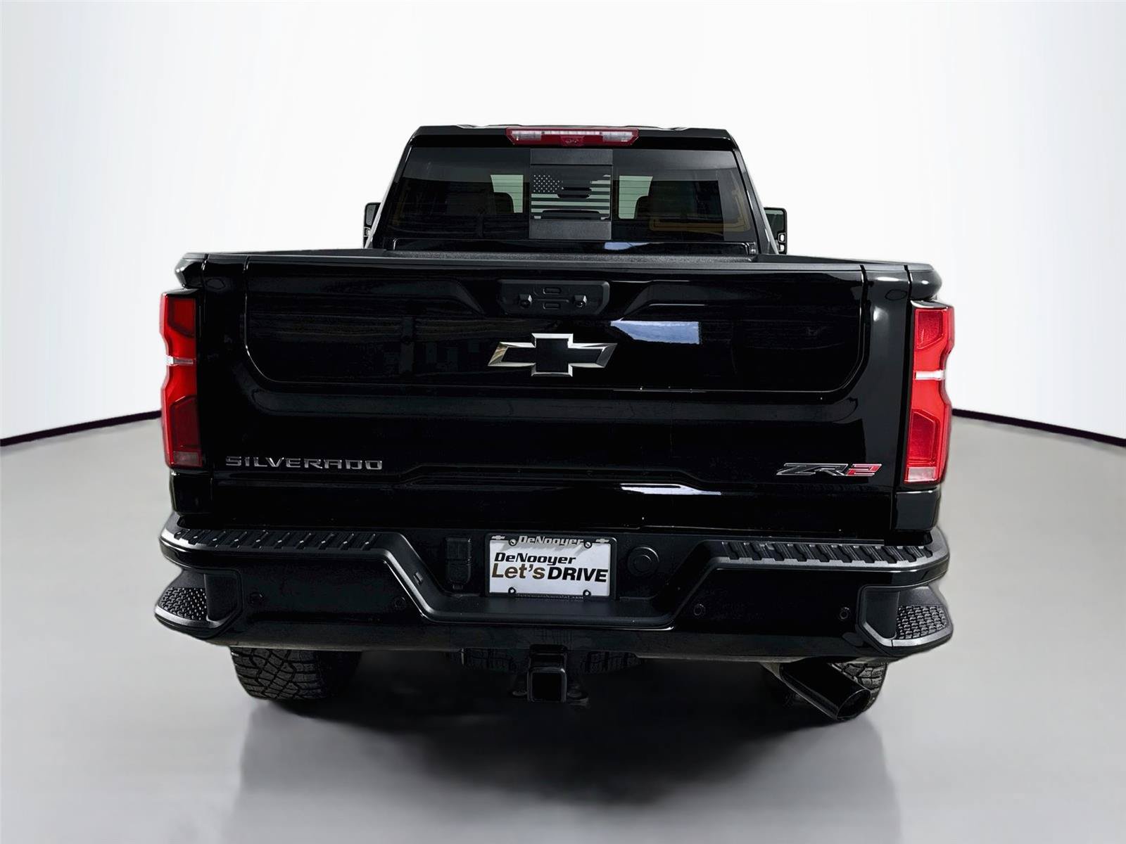 Used 2025 Chevrolet Silverado 2500 ZR2 w/ Technology Package AWD/4WD image 8