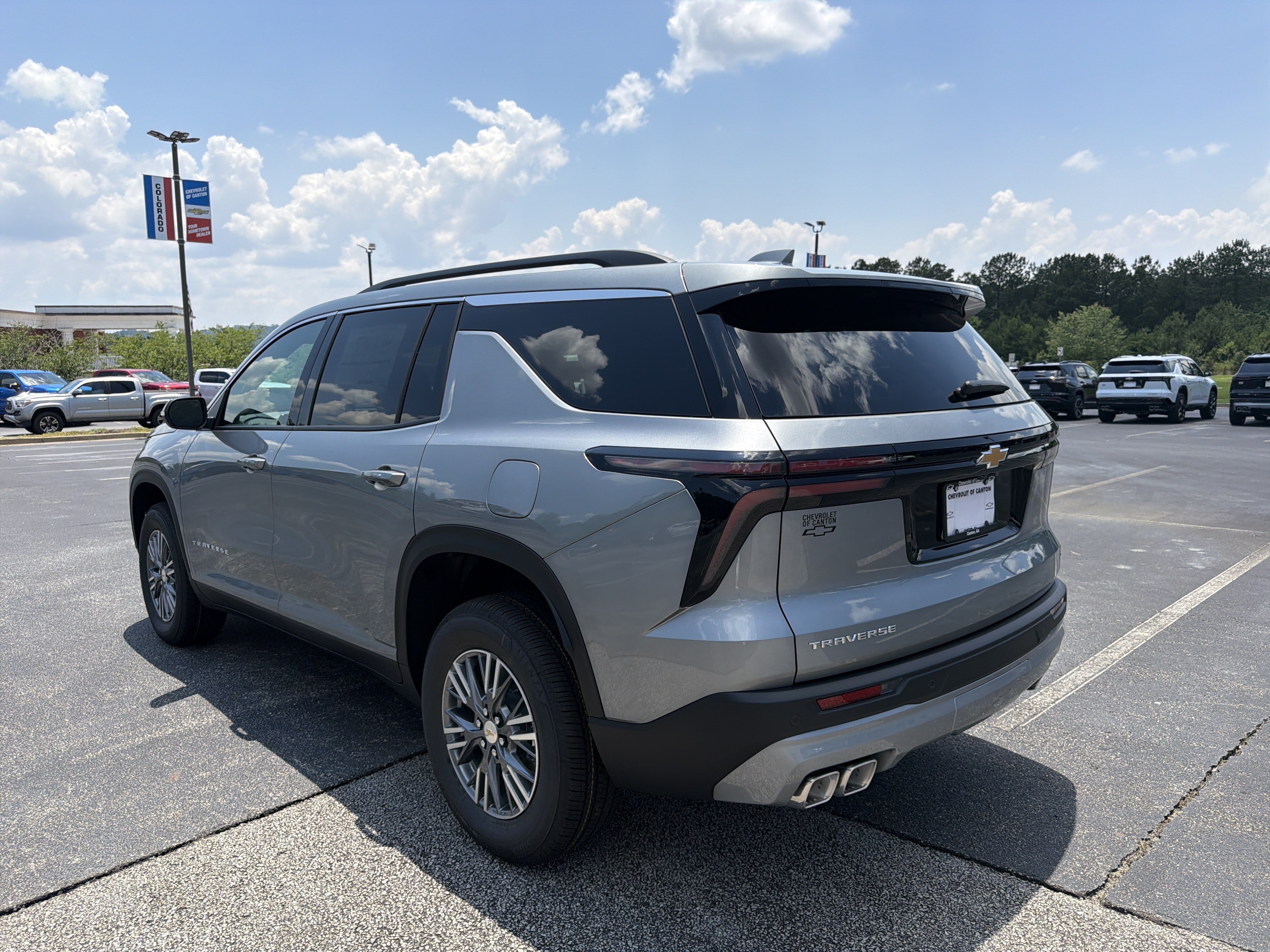 New 2026 Chevrolet Traverse LT FWD image 7