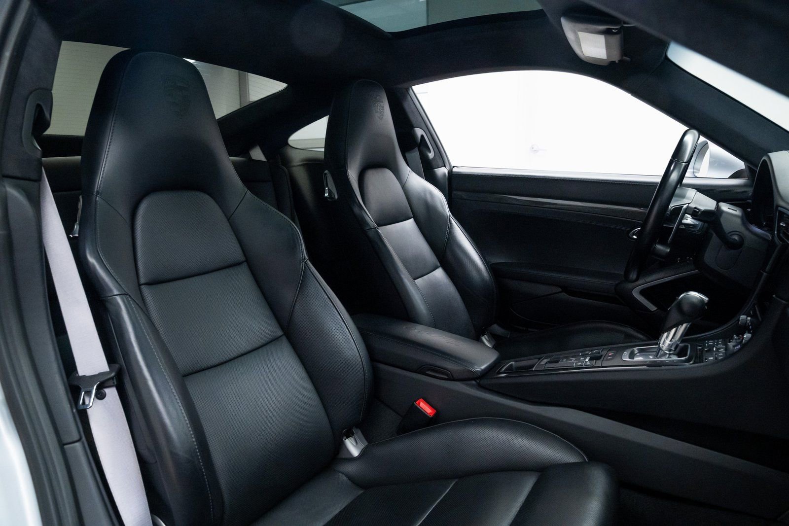 Used 2017 Porsche 911 Turbo S image 21