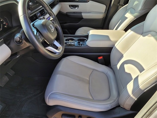 Used 2023 Honda Pilot Touring image 15