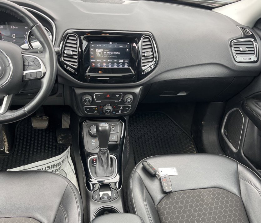 Used 2021 Jeep Compass Latitude w/ Sun and Sound Group AWD/4WD image 11