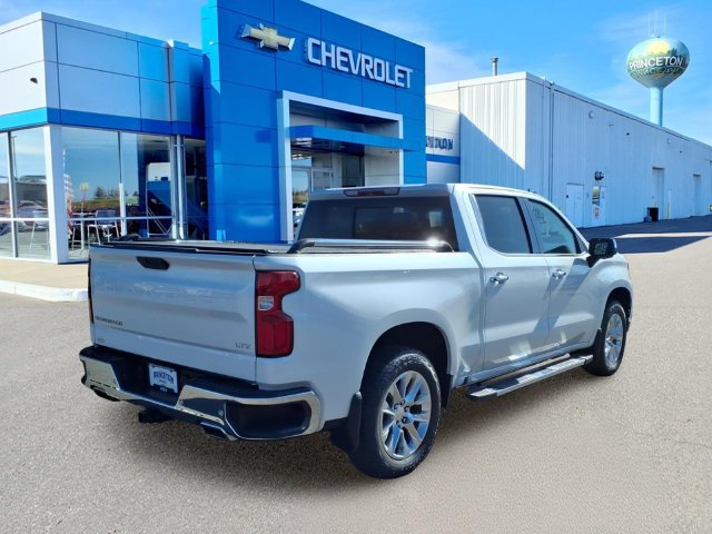 Used 2019 Chevrolet Silverado 1500 LTZ w/ LTZ Premium Package AWD/4WD image 3