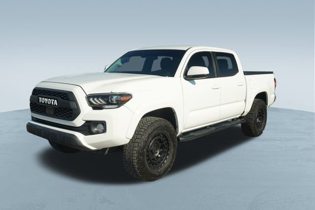 Used 2020 Toyota Tacoma SR5 image 3