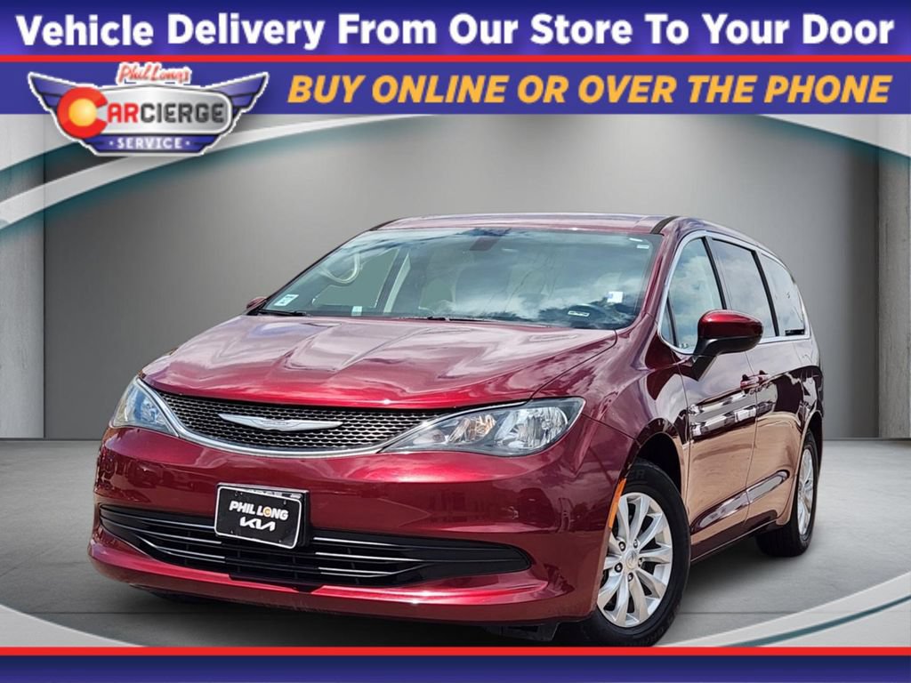 Used 2017 Chrysler Pacifica Touring w/ Tire & Wheel Group FWD image 1