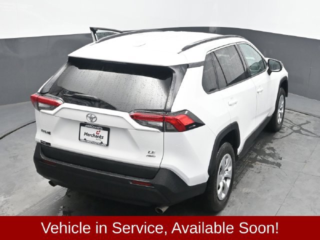 Used 2021 Toyota RAV4 LE AWD/4WD image 26