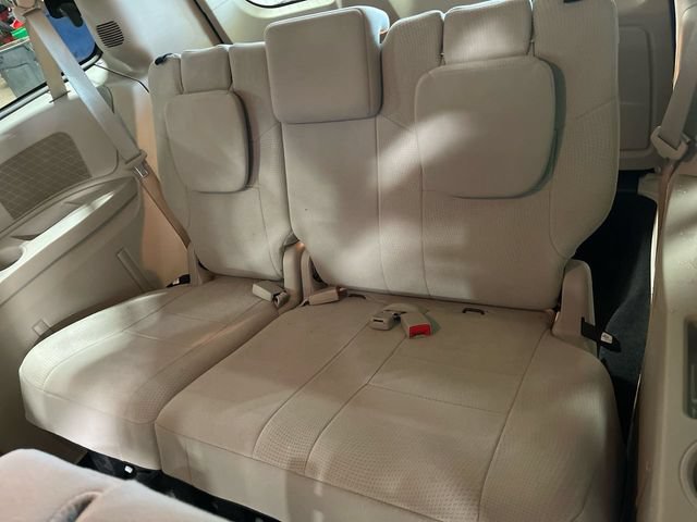 Used 2012 Dodge Grand Caravan SE FWD image 22
