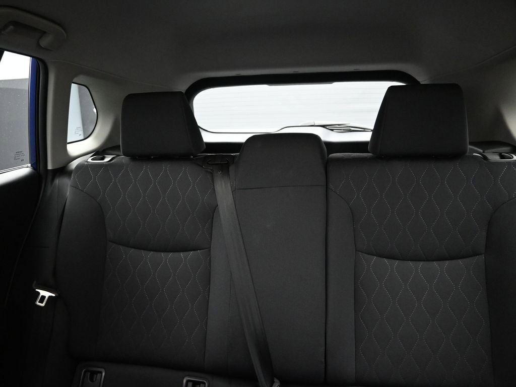 Used 2025 Toyota Corolla Cross LE image 16