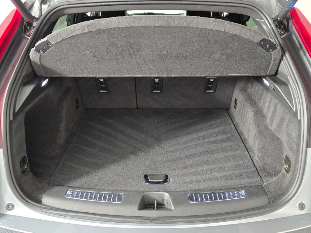 Used 2024 Cadillac XT4 Premium Luxury image 14