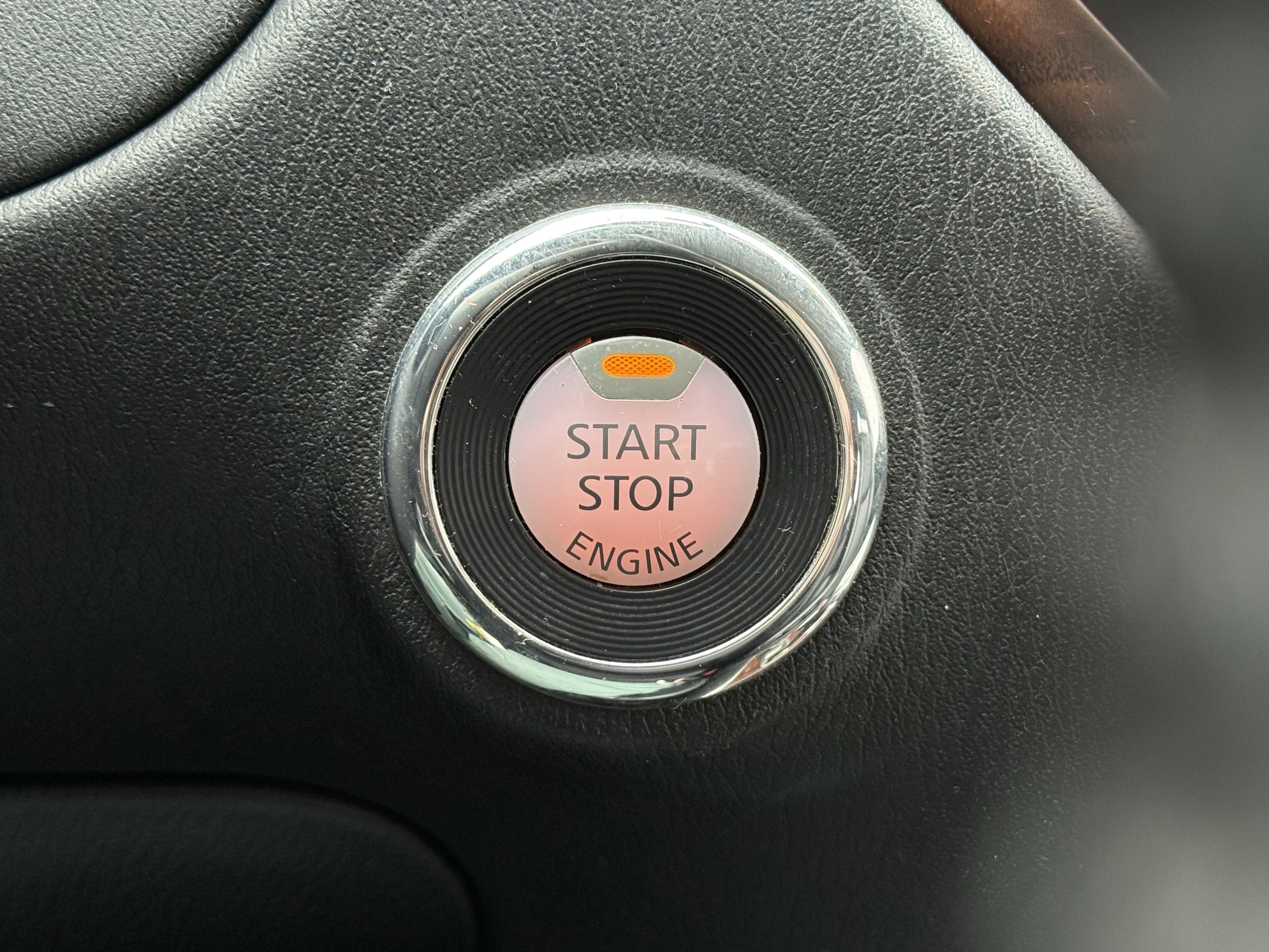 Used 2019 Nissan Pathfinder Platinum image 32