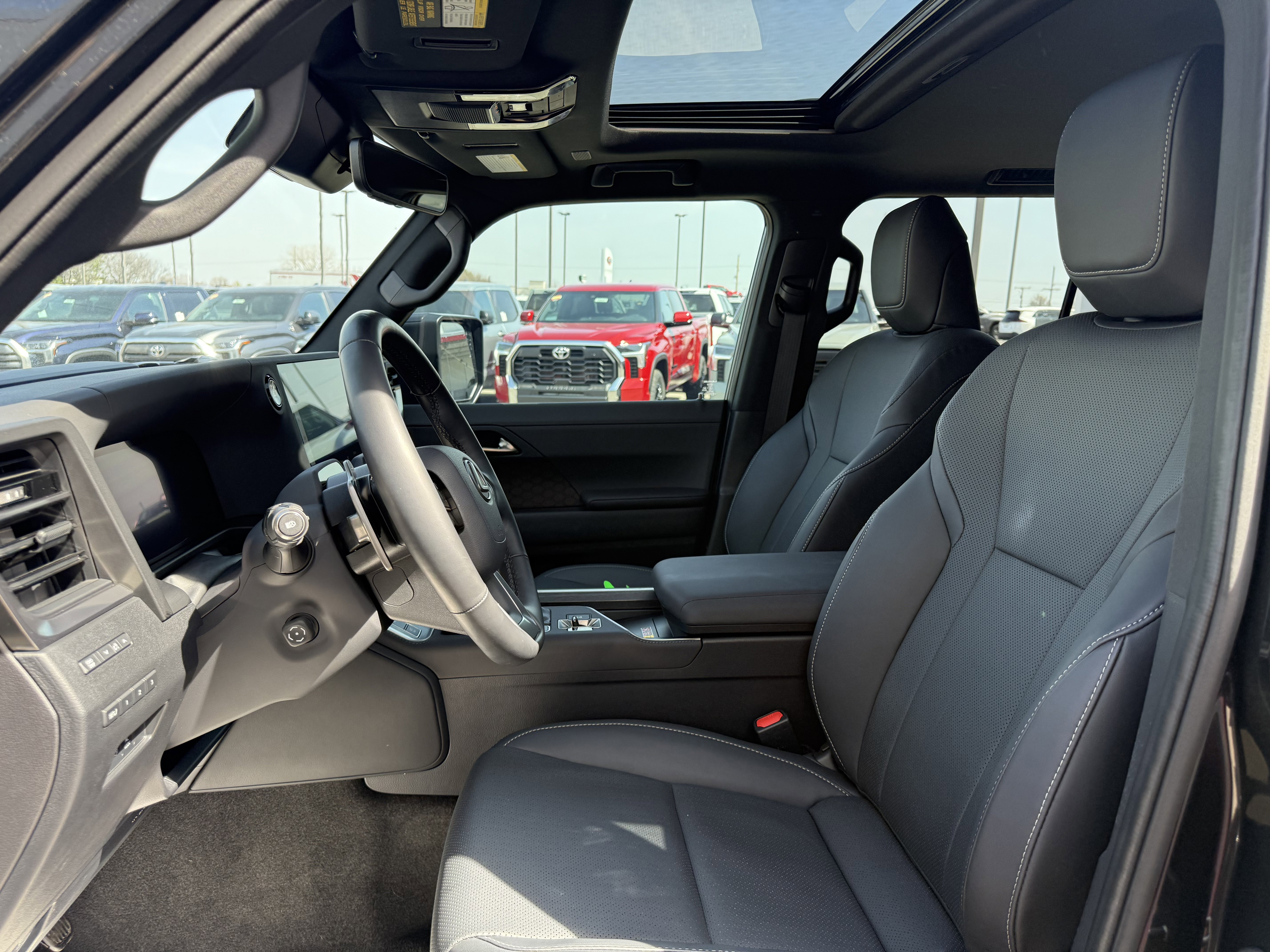 Used 2024 Lexus GX 550 w/ Accessory Package (2T) image 21