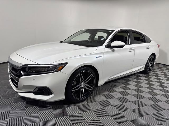 Used 2022 Honda Accord Touring image 2