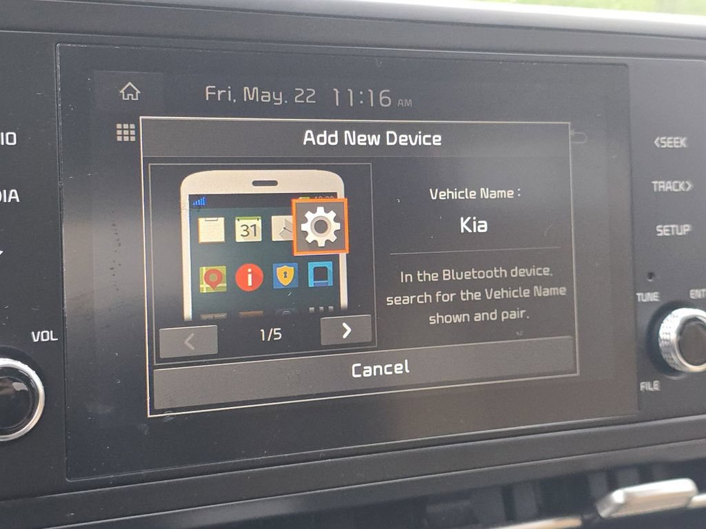 Used 2023 Kia Carnival LX FWD image 5