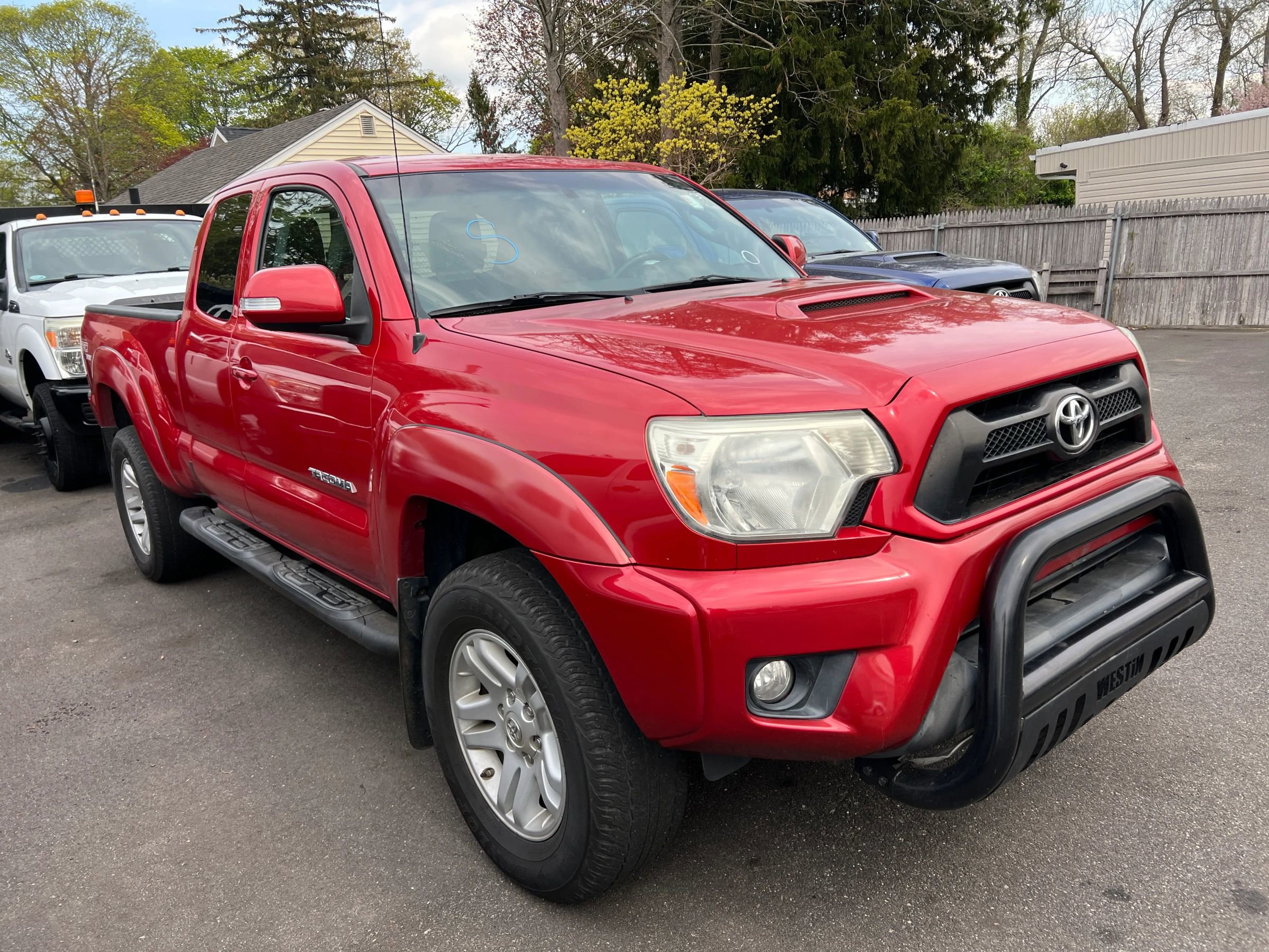 Used 2013 Toyota Tacoma 4x4 Access Cab V6 w/ TRD Sport Pkg image 2