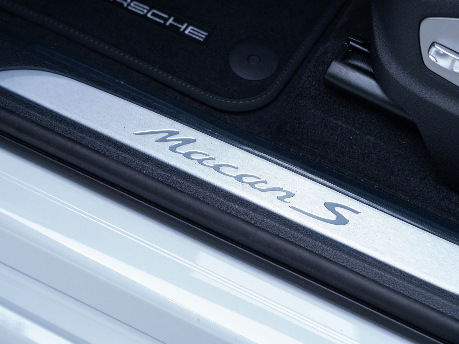 New 2026 Porsche Macan S AWD/4WD image 15