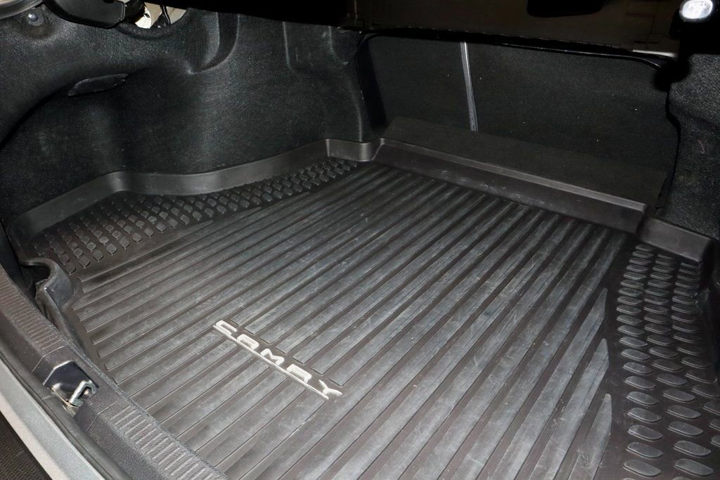 Used 2018 Toyota Camry SE image 13