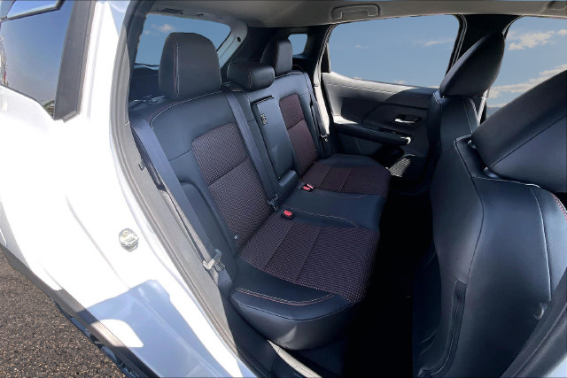 New 2026 Nissan Kicks SR FWD image 9