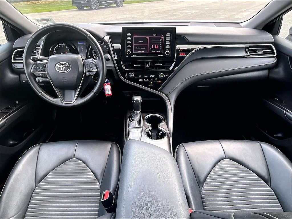Used 2024 Toyota Camry SE FWD image 21
