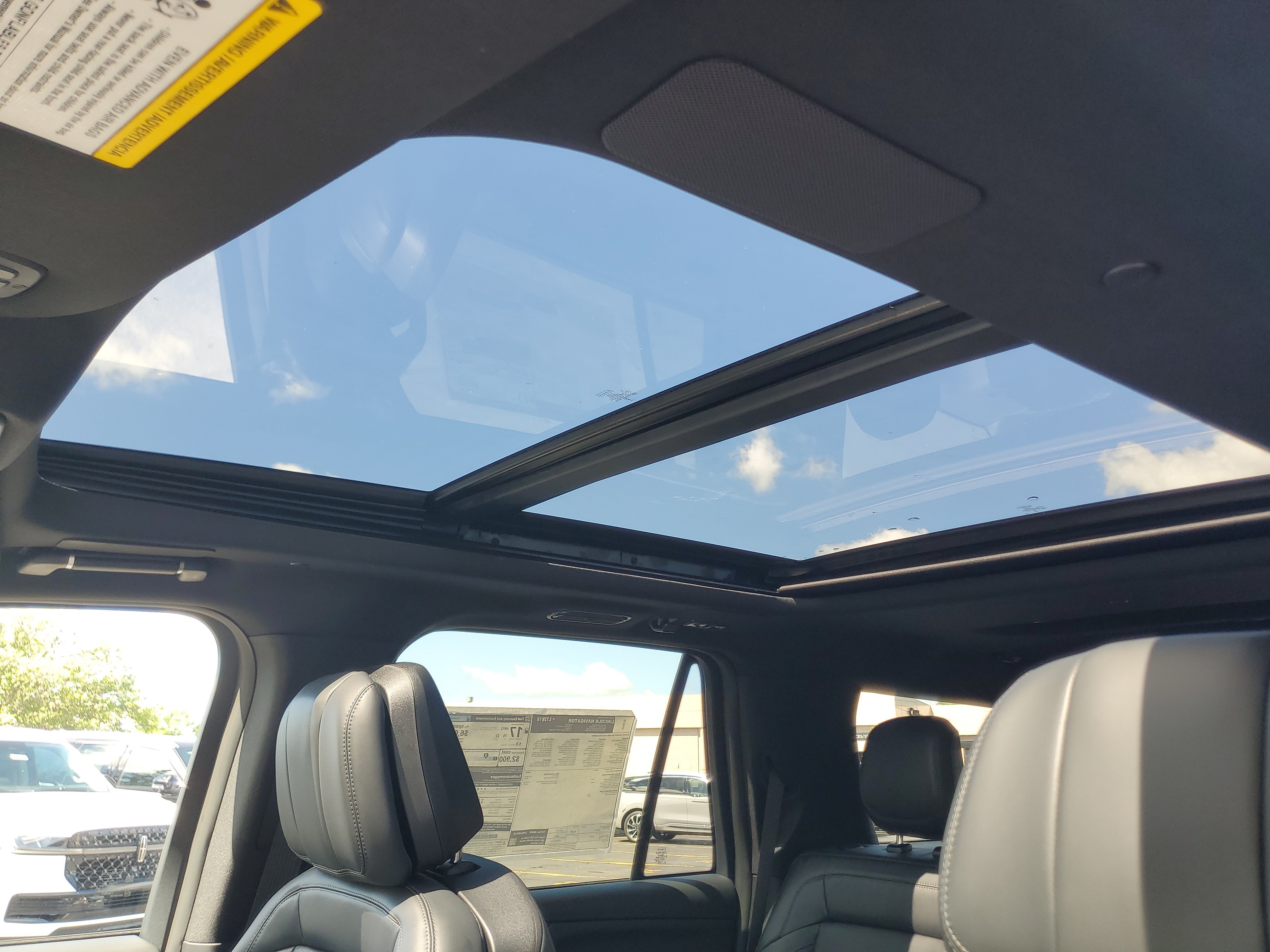 New 2026 Lincoln Navigator Reserve w/ Jet Appearance Package AWD/4WD image 11
