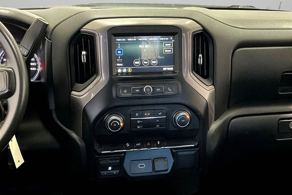 Used 2019 Chevrolet Silverado 1500 Custom Trail Boss w/ Custom Convenience Package AWD/4WD image 10