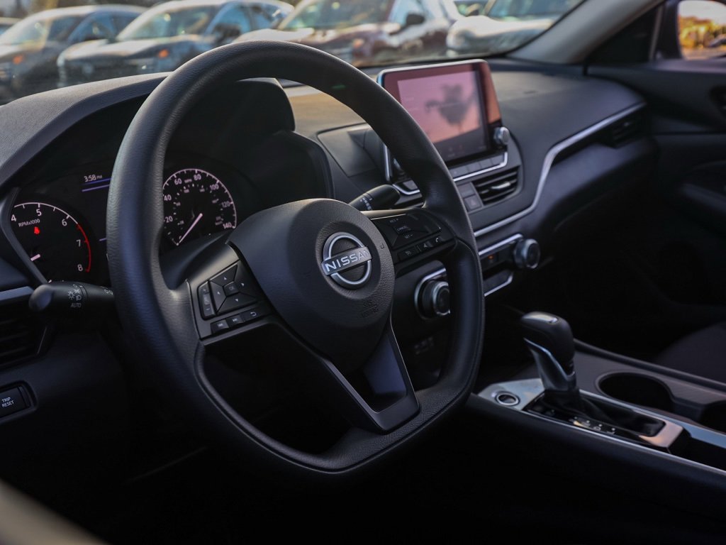 Used 2025 Nissan Altima 2.5 S image 14